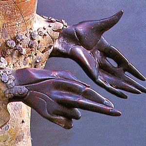 Particolare di una scultura di Giorgio Scaini